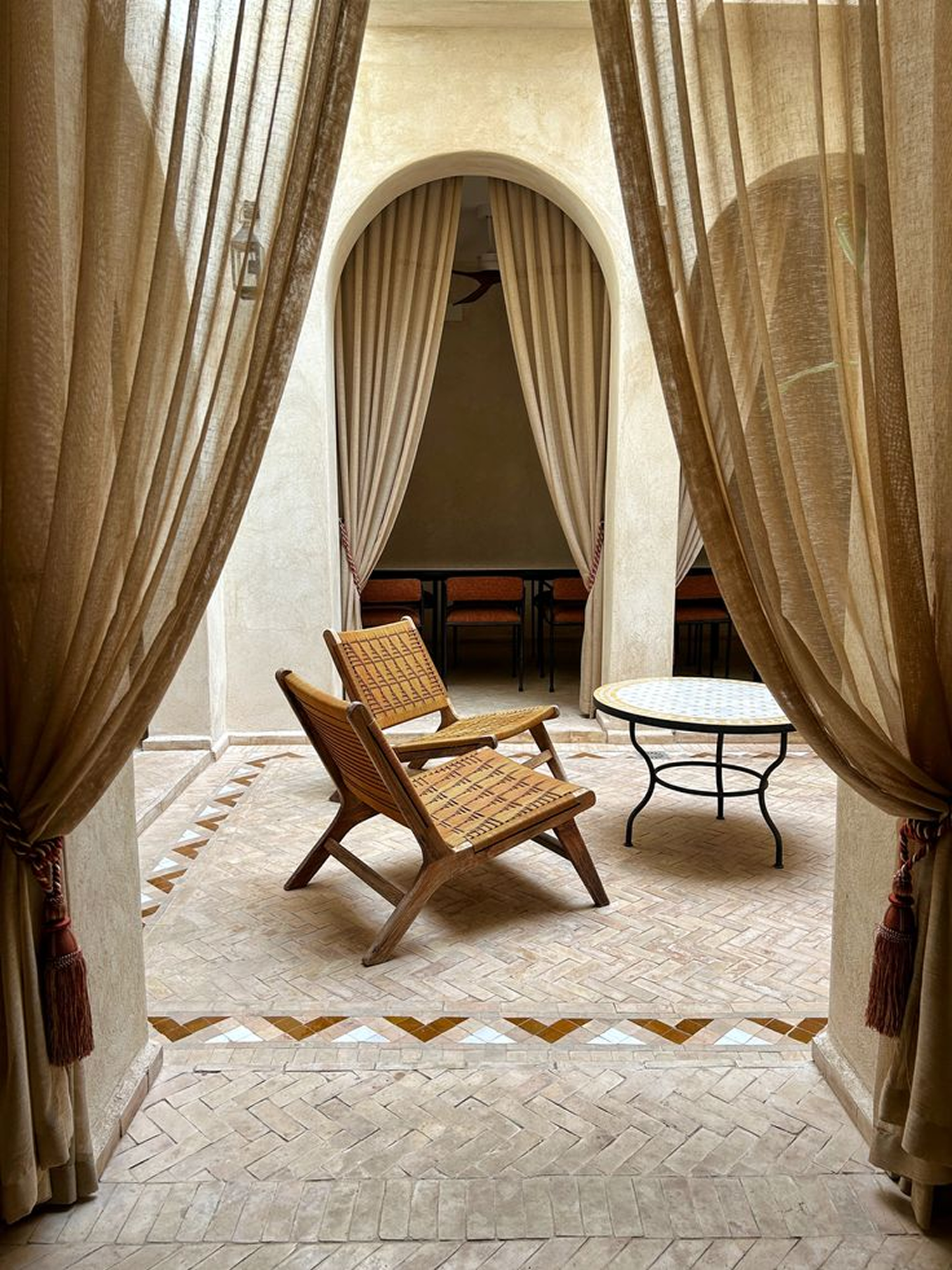 Tadelakt bathroom with seamless waterproof walls