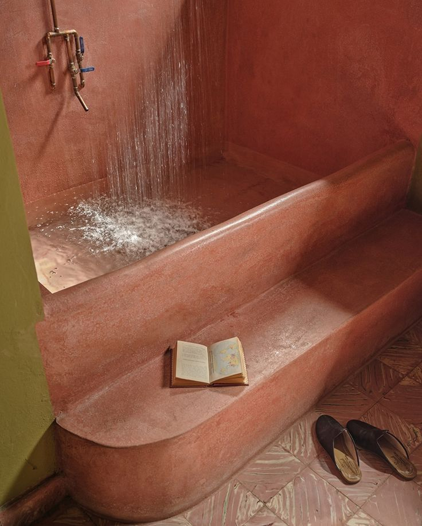 Tadelakt wet room with freestanding bathtub